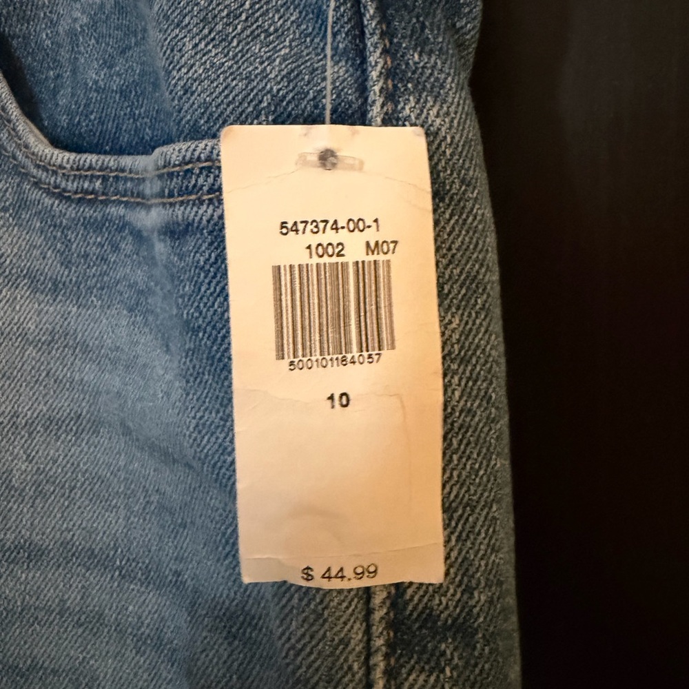 Old Navy Medium Wash Higher Rise Flare Jeans - Picture 4 of 6